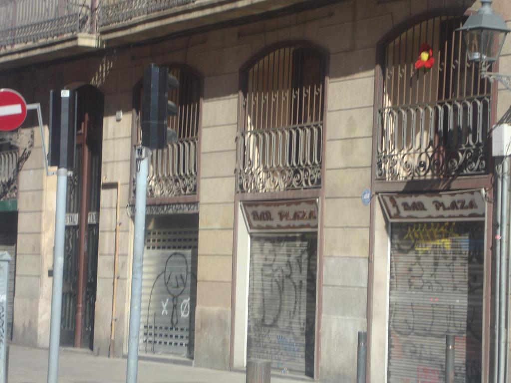 Hostel Turisol Barcelona Bagian luar foto