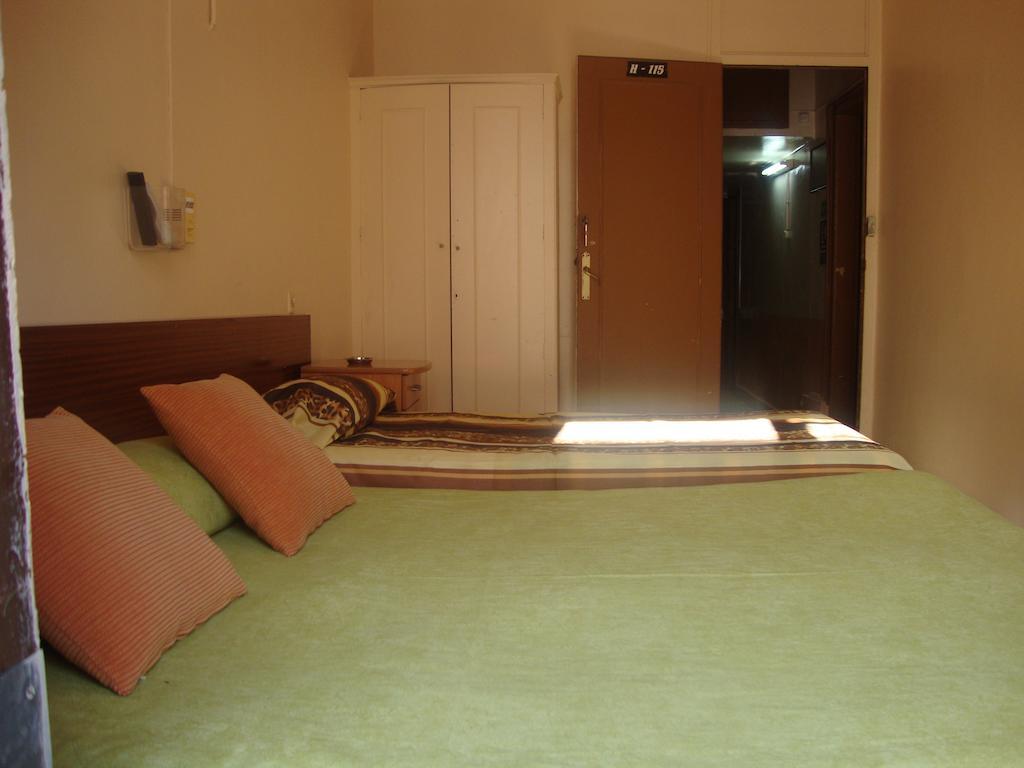 Hostel Turisol Barcelona Ruang foto