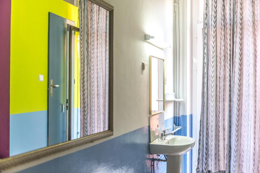 Hostel Turisol Barcelona Bagian luar foto