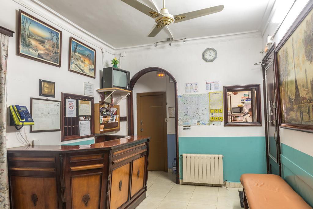 Hostel Turisol Barcelona Bagian luar foto