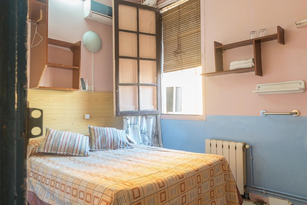 Hostel Turisol Barcelona Bagian luar foto