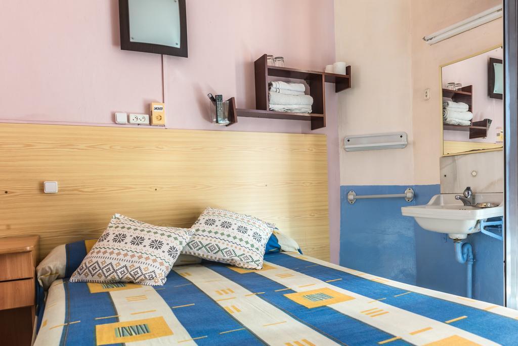 Hostel Turisol Barcelona Bagian luar foto